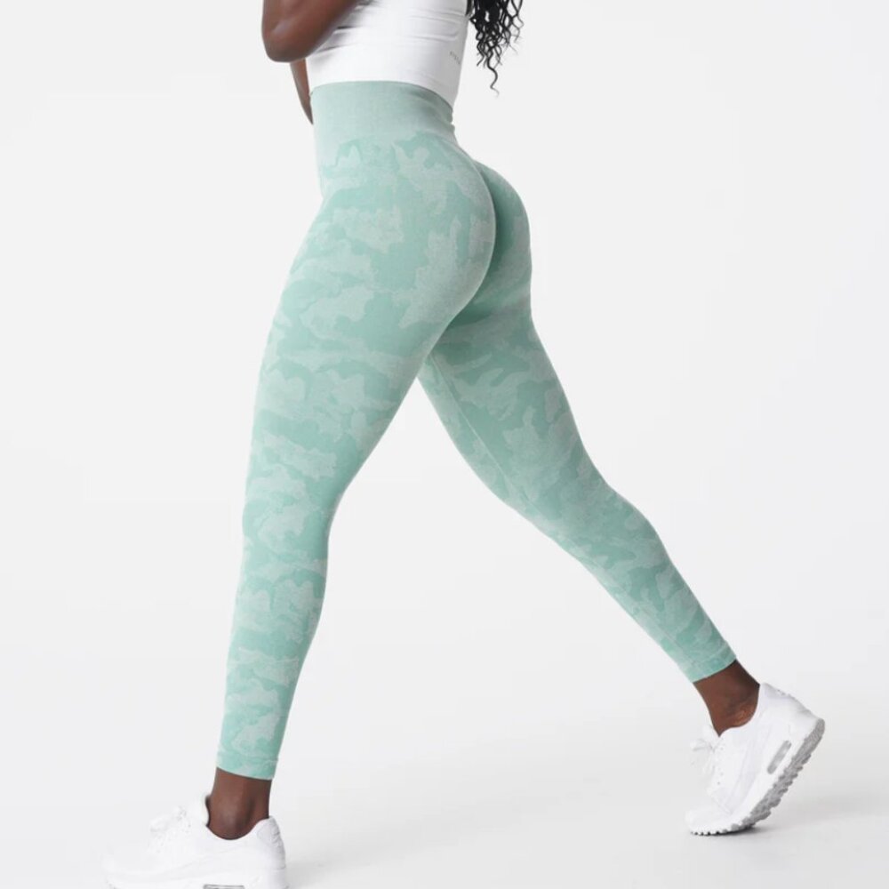 NVGTN Sage Green Camo Seamless Leggings size Small